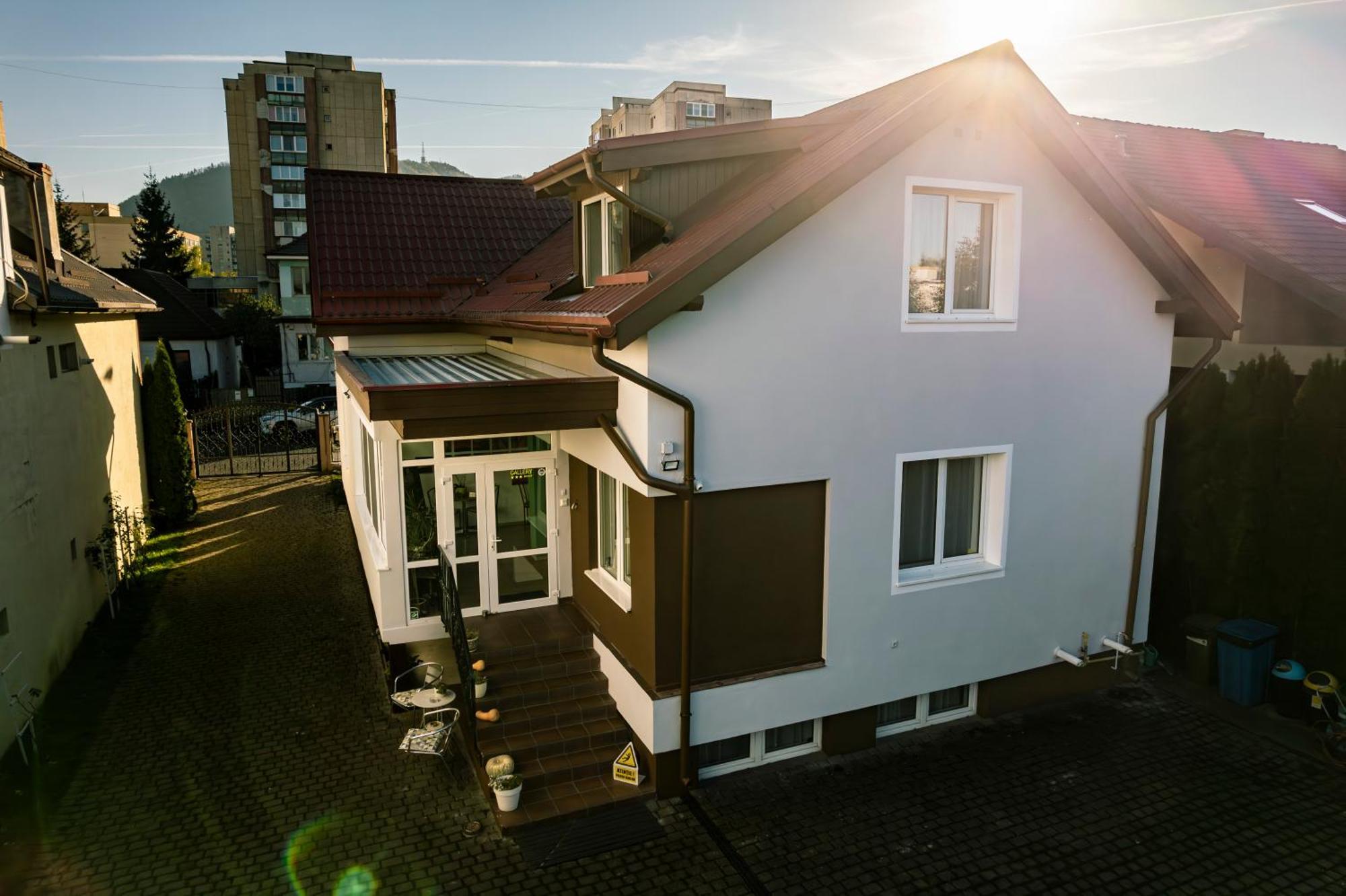 Pension Gallery Brasov Luaran gambar